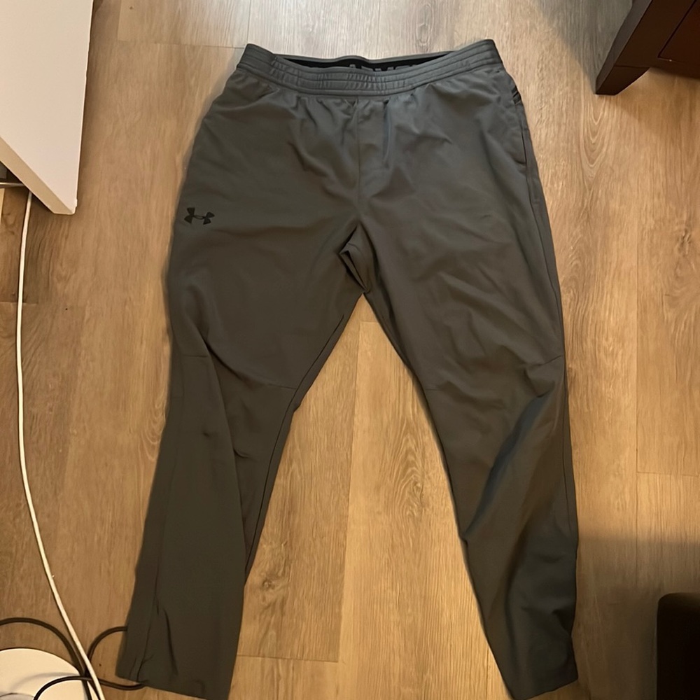 XXL UnderArmour Heat Gear pants.